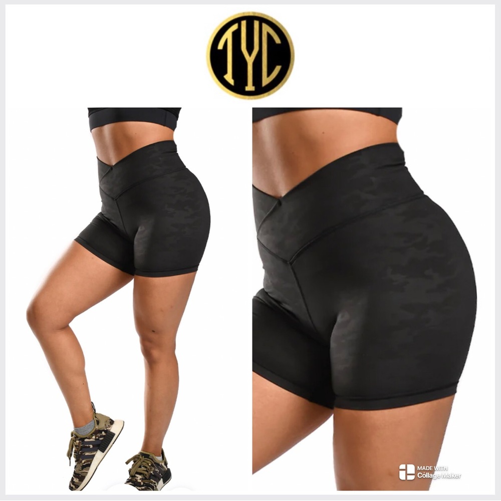 NEW Til You Collapse Women’s Effortless Heart Booty Shorts. Black Camo, Size XS